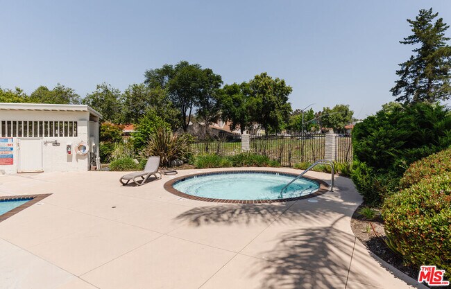 Building Photo - 2641 Hartland Cir