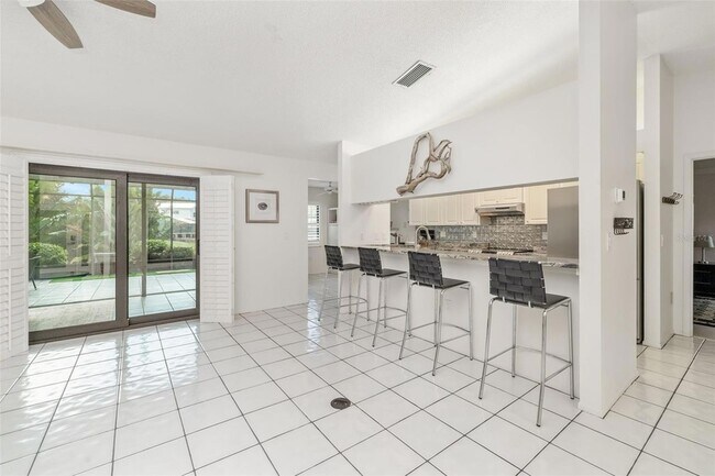 Building Photo - 4814 Country Oaks Blvd