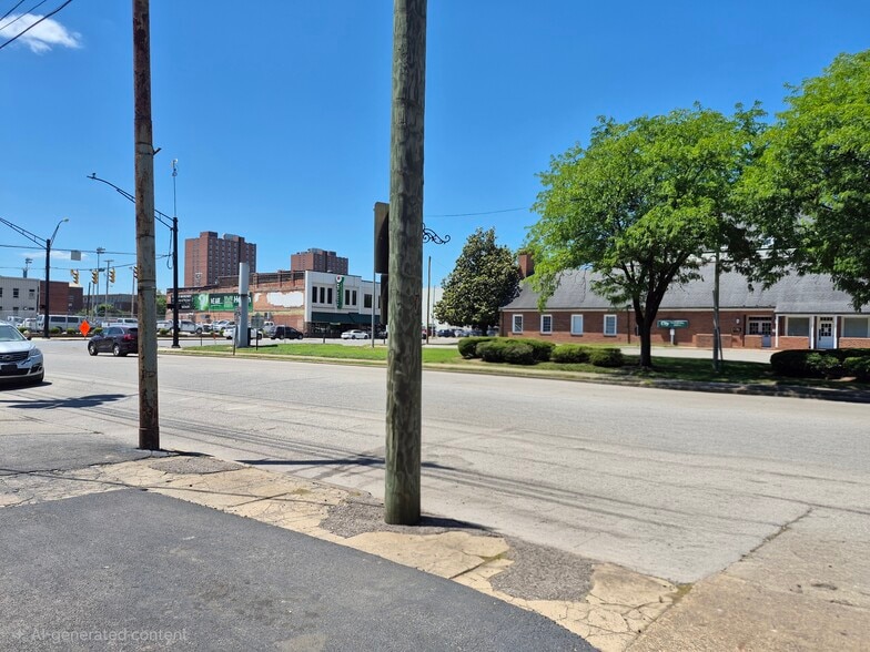 Building Photo - 212 20th St