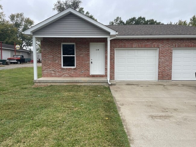 Building Photo - 308 Marlowe St