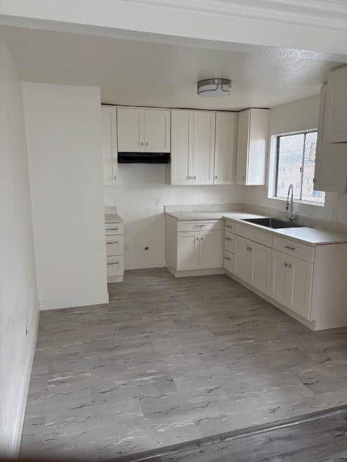 Building Photo - 9605 S Avalon Blvd