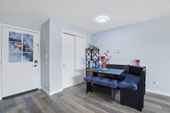 Building Photo - 180 Main St