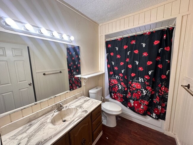 Building Photo - Welcome to Historic Highland - 1 bed 1 Bath