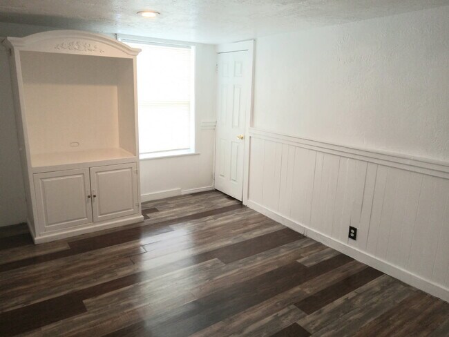 Building Photo - 260 W Antelope Dr
