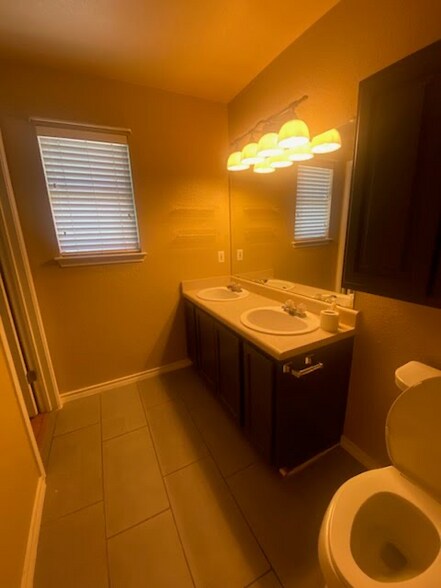Master Bathroom - 100 Hunter Rex Way