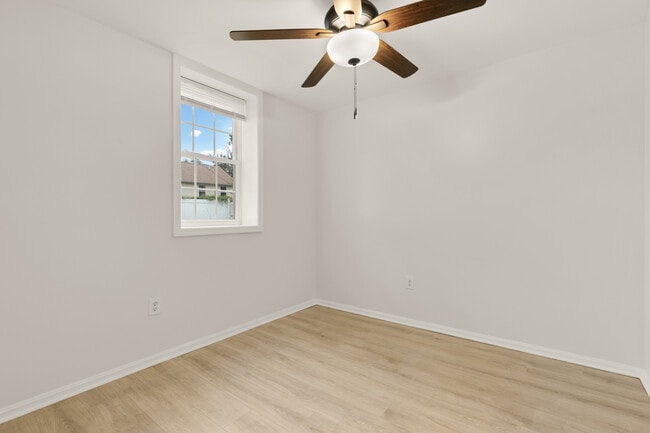 Building Photo - 6214 Kolb St