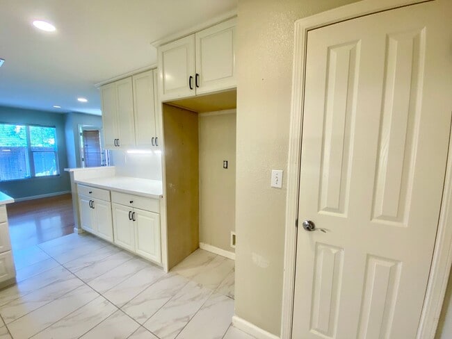 Building Photo - Shapell Cedar Bridge San Ramon 3 Br., 2.5 ...