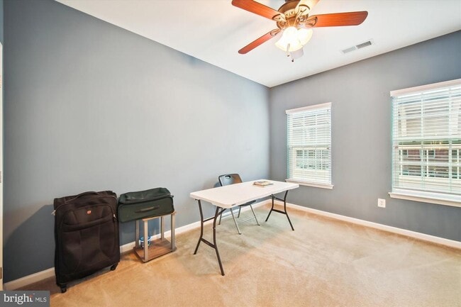 Building Photo - 944 Hall Station Dr