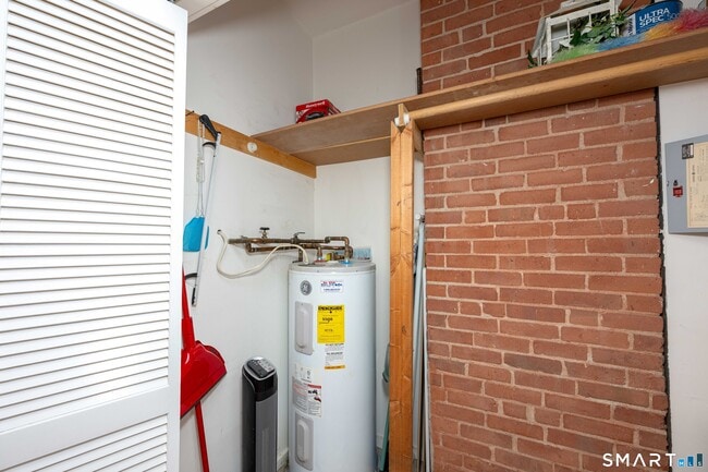 Building Photo - 319 New Britain Rd