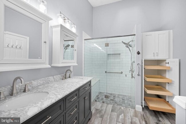 Building Photo - 43861 Laburnum Square