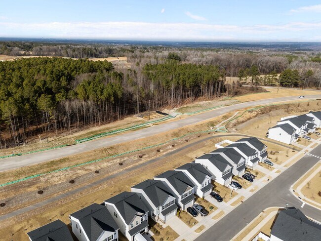 Building Photo - Charming 3BD/2.5BA Located In raleigh NC!!!