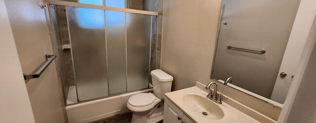 Building Photo - 2 Bedroom | 1 Bathroom Available for Rent!