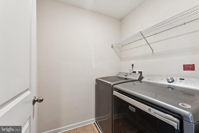 Building Photo - 43422 Robey Sq