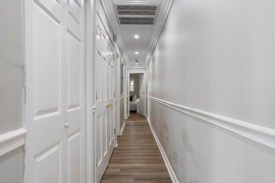 Building Photo - 426 Russell Ave