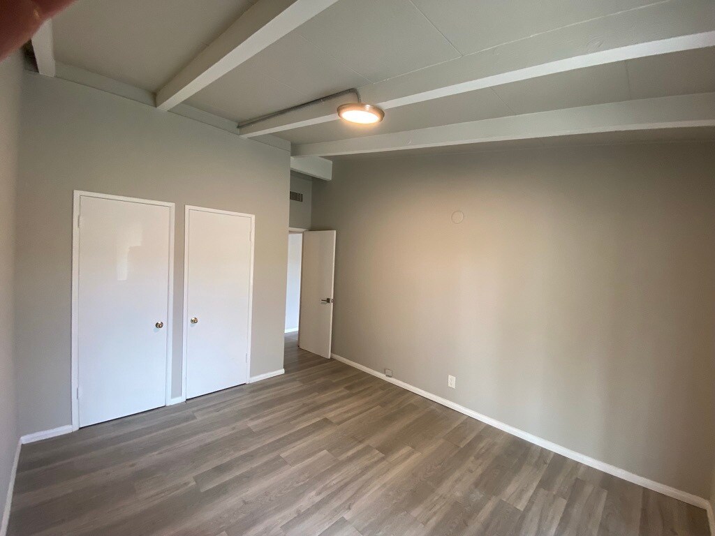 Building Photo - 2916 W Century Blvd