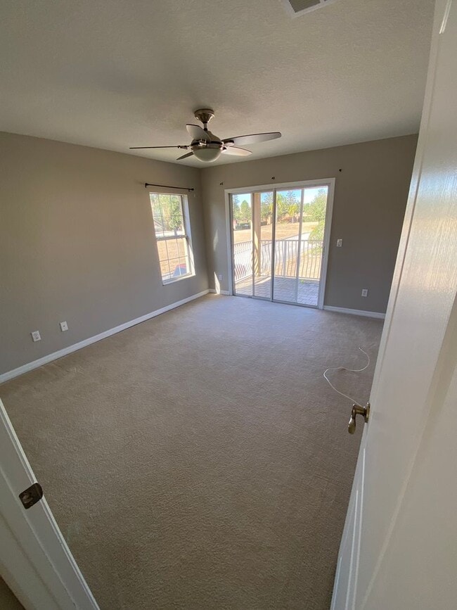 Building Photo - Lovely Carriage Home in Deland