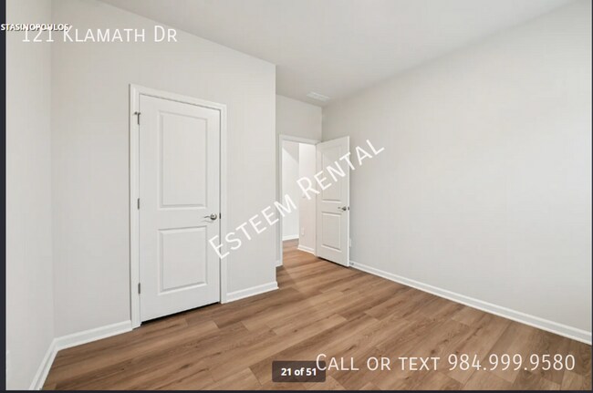 Building Photo - 121 Klamath Dr