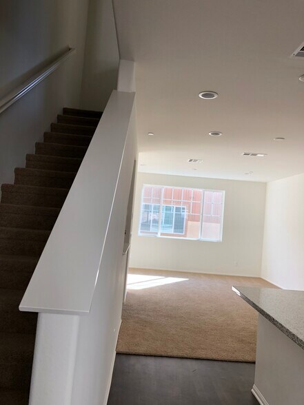 Building Photo - 7448 Solstice Pl