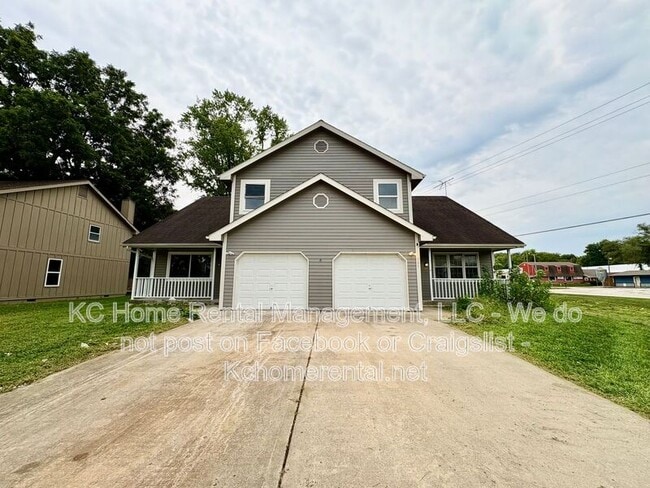 Primary Photo - 307 E Main St