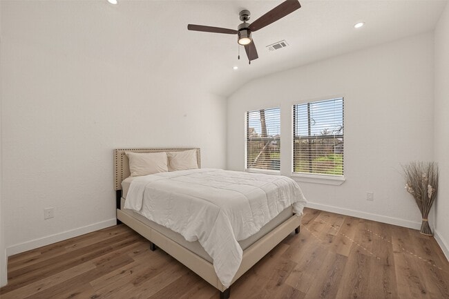 Building Photo - 1311 E 35th St