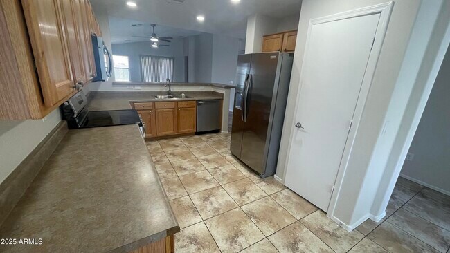 Building Photo - 41904 W Corvalis Ln