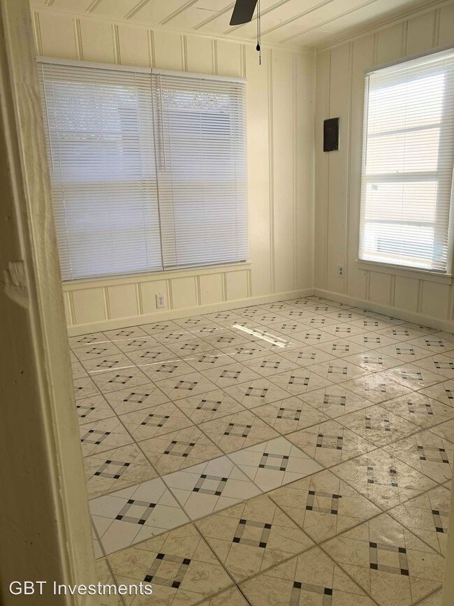 Building Photo - 3 br, 1 bath Apartment - GBT 914 W Trinity