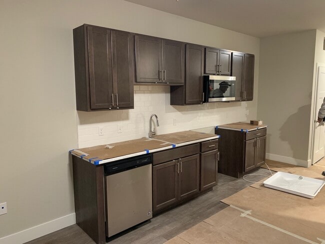 Interior Photo - 54 E John St