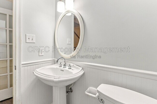 Building Photo - 321 Shaftesbury Ln