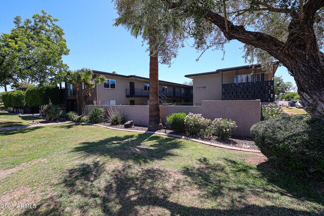 Primary Photo - 6544 N 12th St