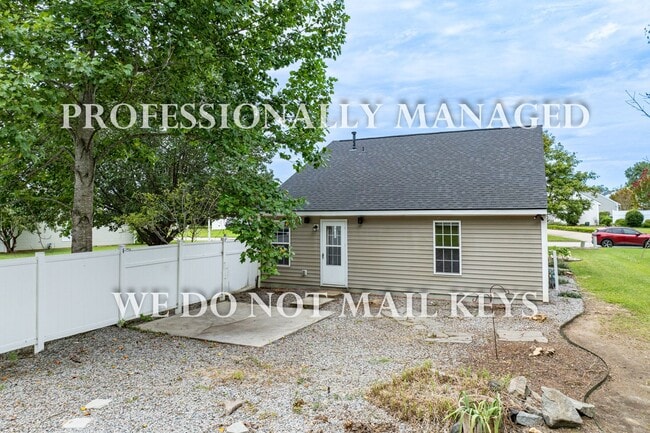 Building Photo - 621 Daffodil Way