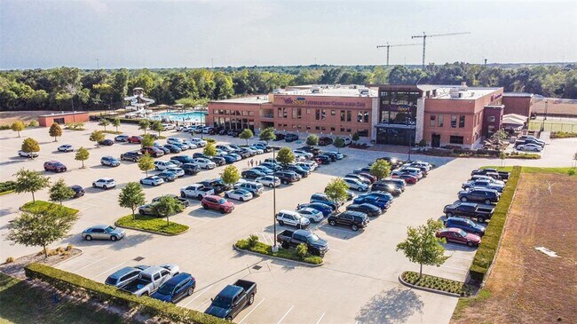 Building Photo - 14302 Coles Crossing Dr N
