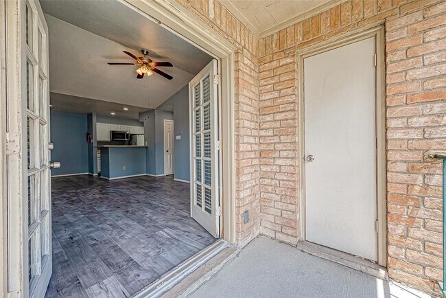 Building Photo - 14600 Fonmeadow Dr