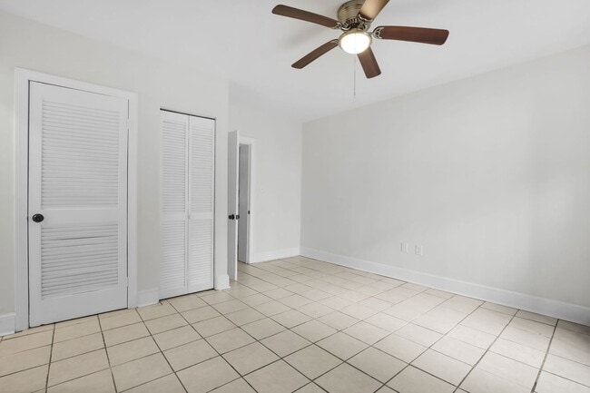 Building Photo - Downtown Savannah Condo for Rent