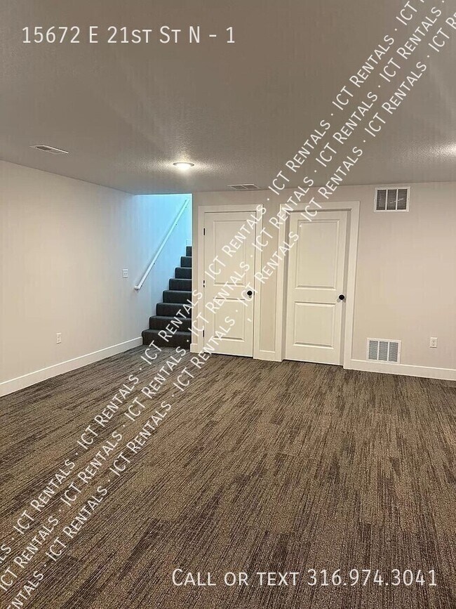 Building Photo - 15672 E 21st St N