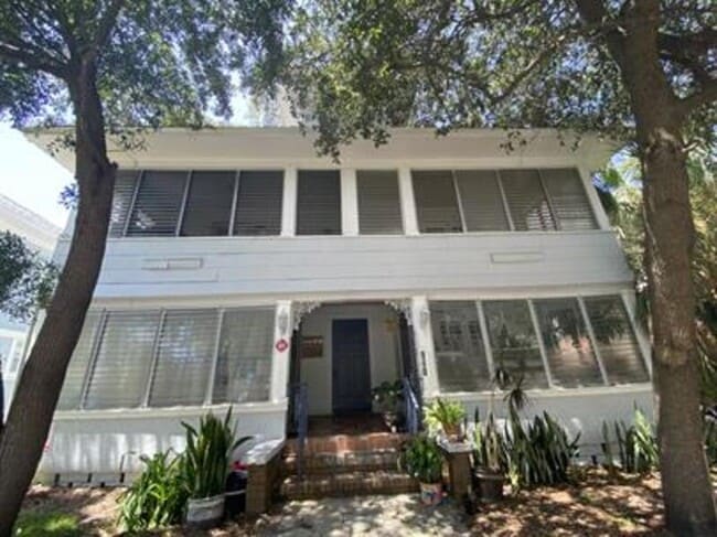 Primary Photo - 940 6th St N