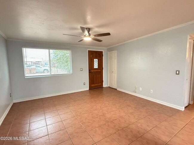 Building Photo - 2812 W Calle Ocio