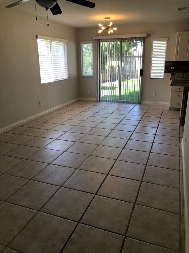 Building Photo - WONDERFUL 2 STORY HOME IN THE HEART OF GREEN VALLEY 3 BED 2.5 BATH BEAUTIFULLY LANDSCAPED!