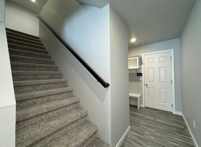 Building Photo - 3916 Scorpio Dr SE