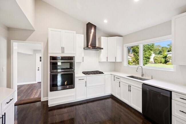Building Photo - 1321 Heatherfield Ln