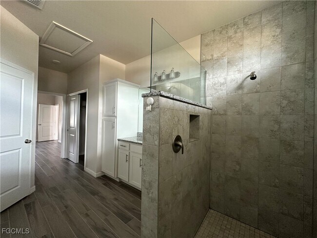 Building Photo - 1717 NW 6th Ave