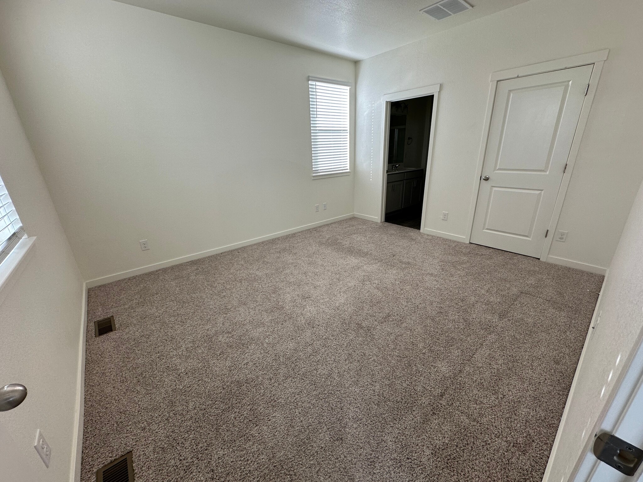 Building Photo - 10165 Castor Dr