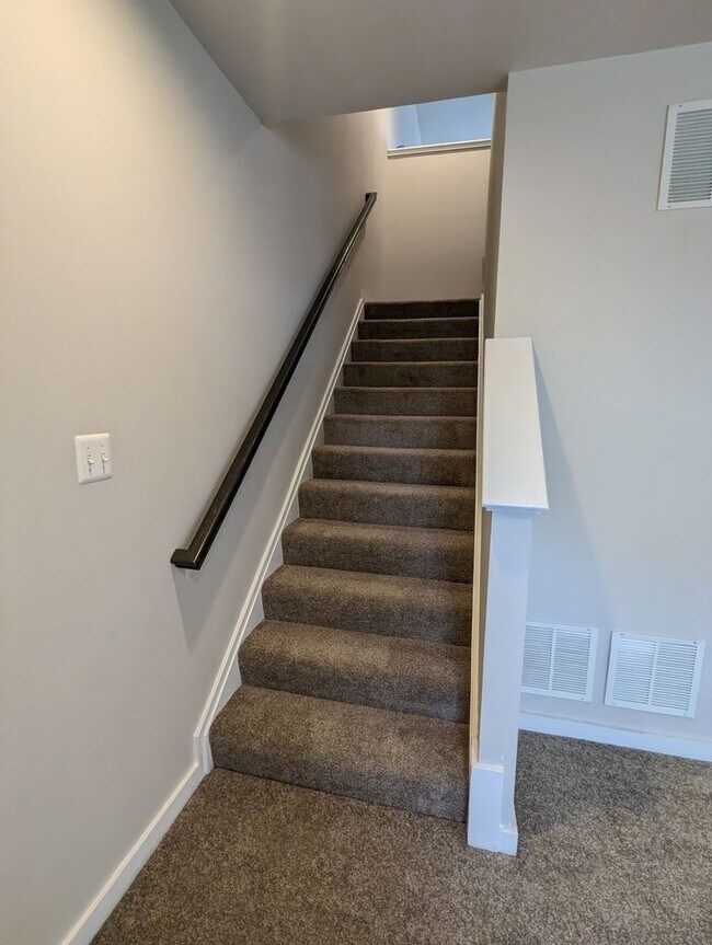 Building Photo - 1129 Lawler Dr