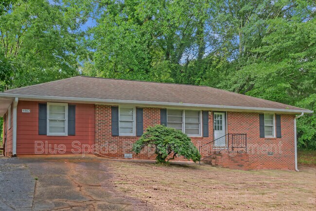 Building Photo - 1862 Posten Ln SW