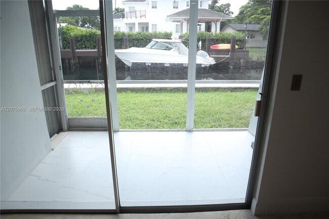 Building Photo - 13105 Ixora Ct