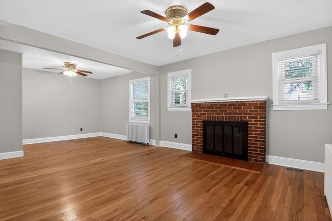 Building Photo - 4-bedroom, 2.5-bath home located in Upper Marlboro