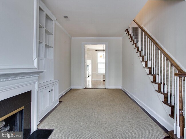 Building Photo - 1217 29th St NW