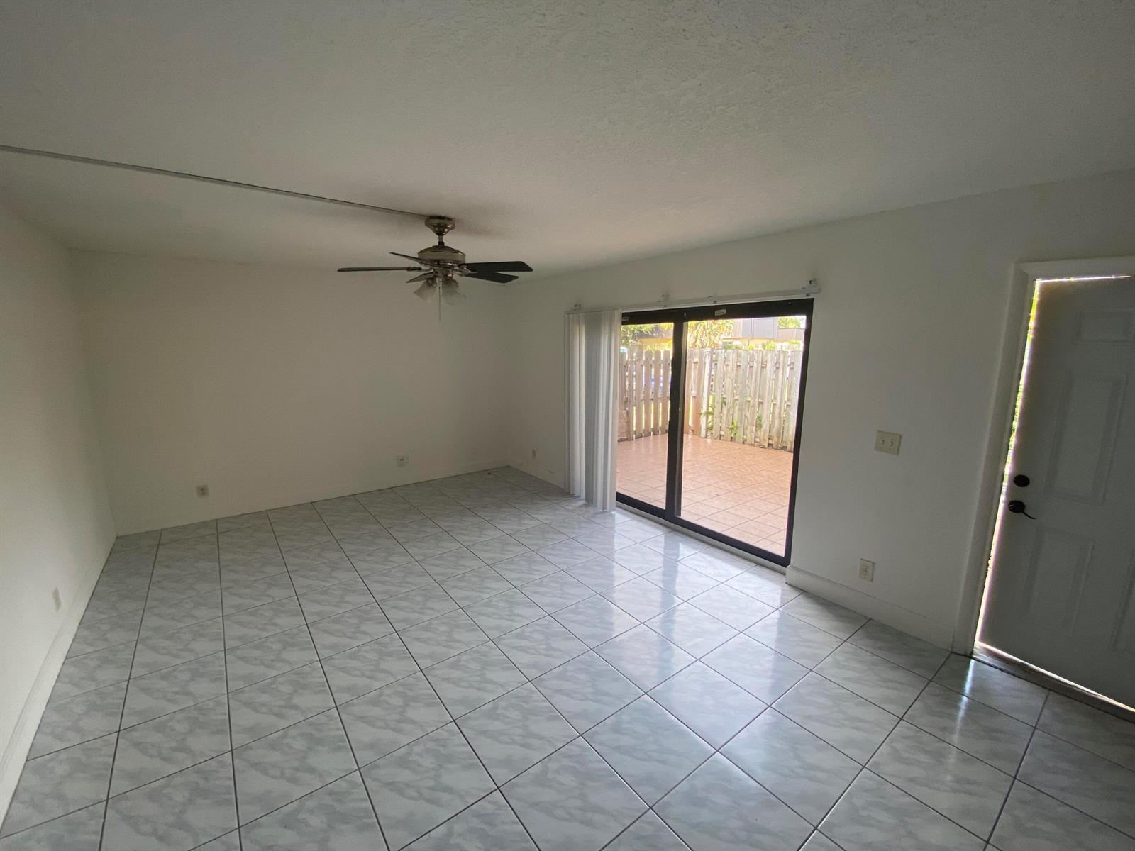 Building Photo - 2370 Waterside Dr