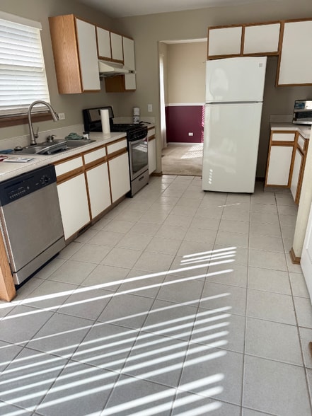 Building Photo - 2049 Foxtail Dr