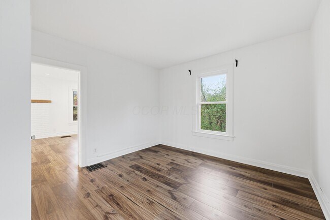 Building Photo - 557 E Weisheimer Rd