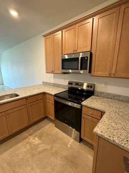 Building Photo - 912 Cherry Laurel Ln